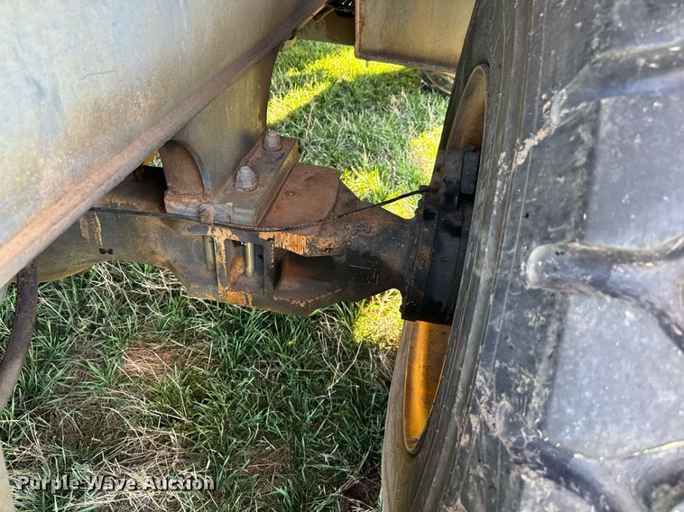 image for item EJ0262 2000 Badger 1085D wheeled excavator