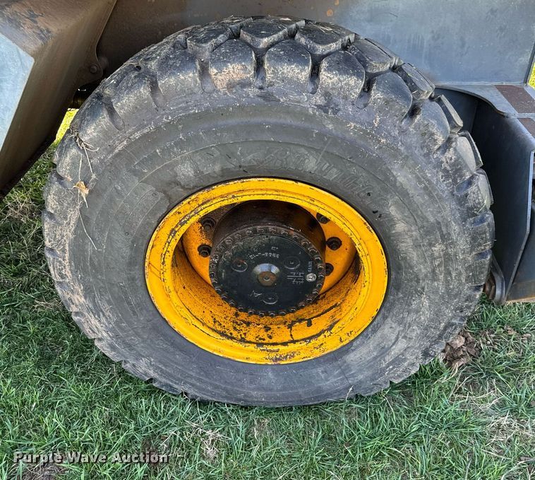 image for item EJ0262 2000 Badger 1085D wheeled excavator