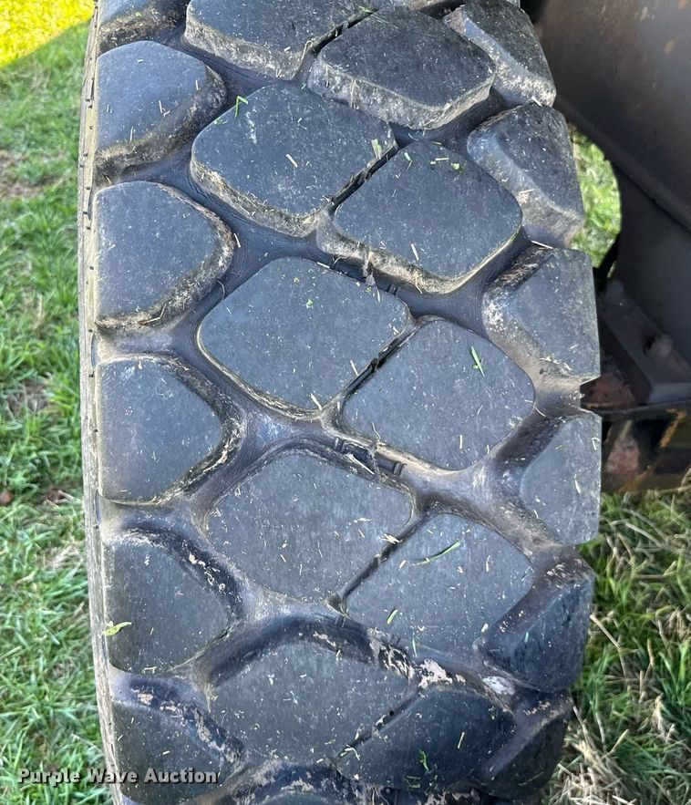 image for item EJ0262 2000 Badger 1085D wheeled excavator