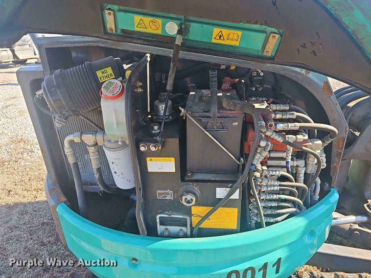 image for item EJ5902 IHI 25V4-F mini excavator