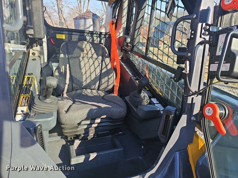 image for item EJ5903 2023 John Deere 324G skid steer loader