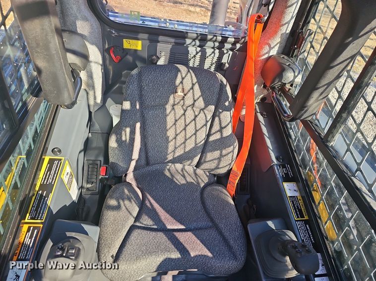 image for item EJ5903 2023 John Deere 324G skid steer loader