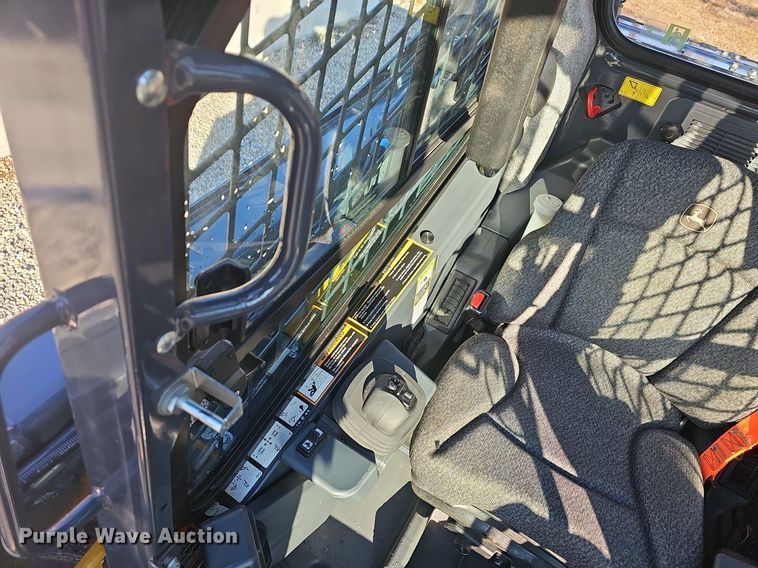 image for item EJ5903 2023 John Deere 324G skid steer loader