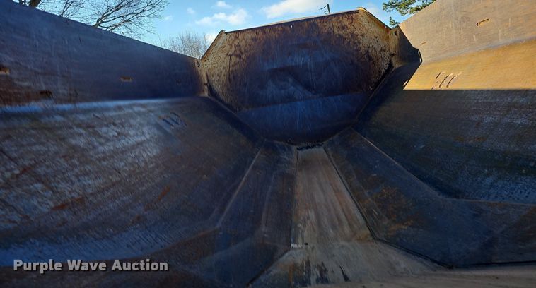 image for item EJ5927 2013 Terex TA300 haul truck