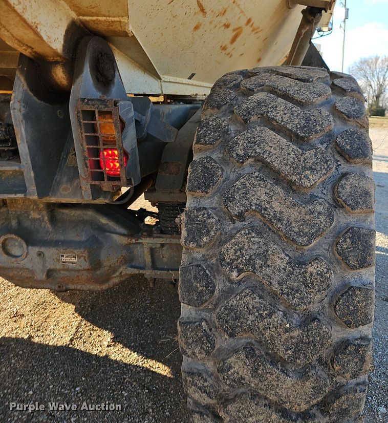 image for item EJ5927 2013 Terex TA300 haul truck