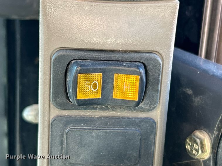 image for item EK4008 2012 Case TV380 tracked skid steer loader