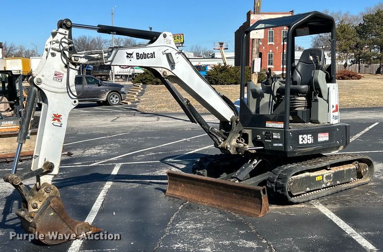 image for item EK4009 2017 Bobcat E35i mini excavator