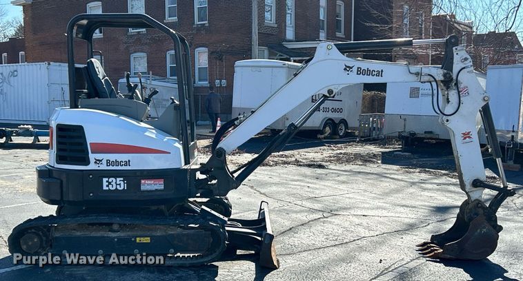 image for item EK4009 2017 Bobcat E35i mini excavator