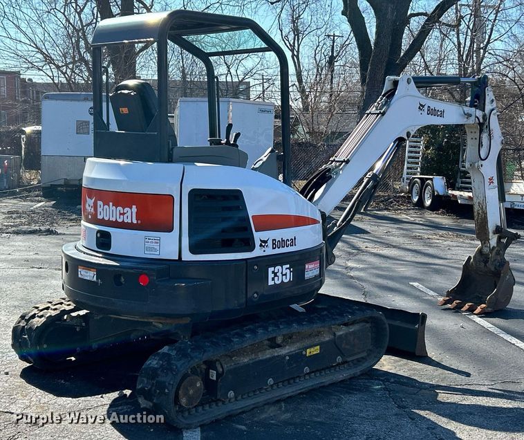 image for item EK4009 2017 Bobcat E35i mini excavator