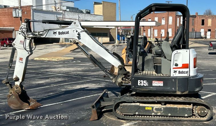 image for item EK4009 2017 Bobcat E35i mini excavator
