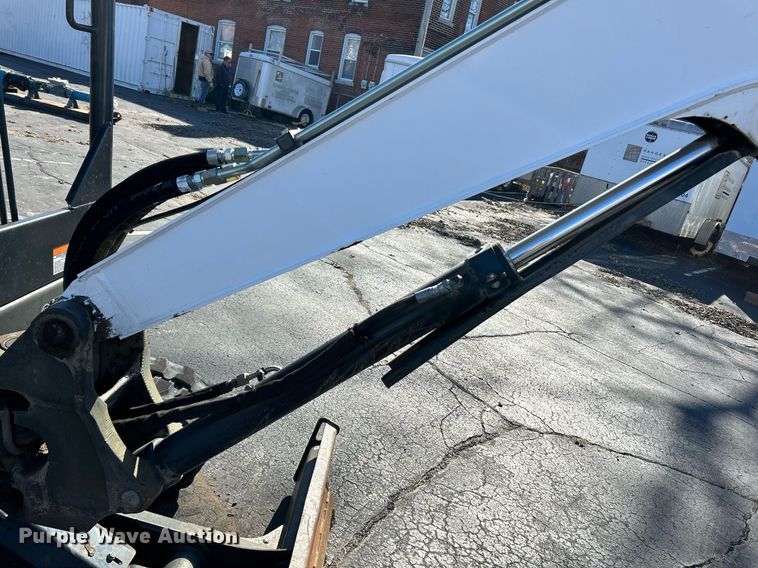 image for item EK4009 2017 Bobcat E35i mini excavator