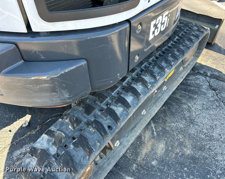 image for item EK4009 2017 Bobcat E35i mini excavator