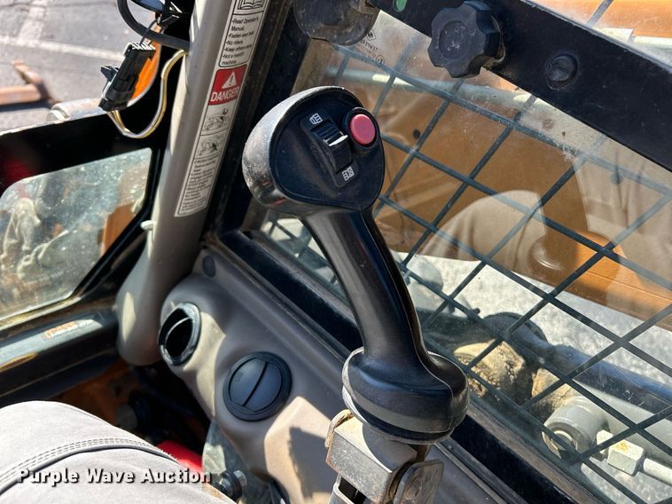 image for item EK4010 2011 Case SV250 skid steer loader