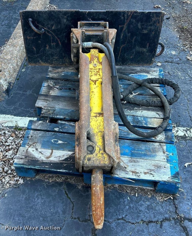 image for item EK4013 Stanley MB05 breaker