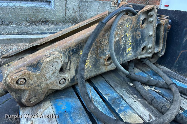 image for item EK4013 Stanley MB05 breaker