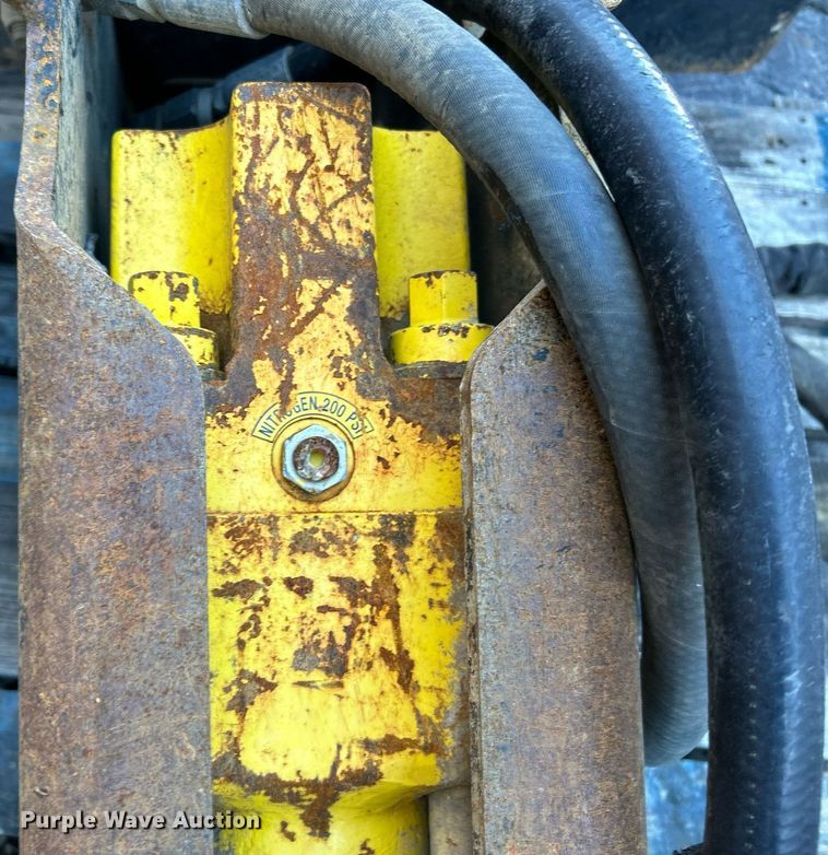 image for item EK4013 Stanley MB05 breaker