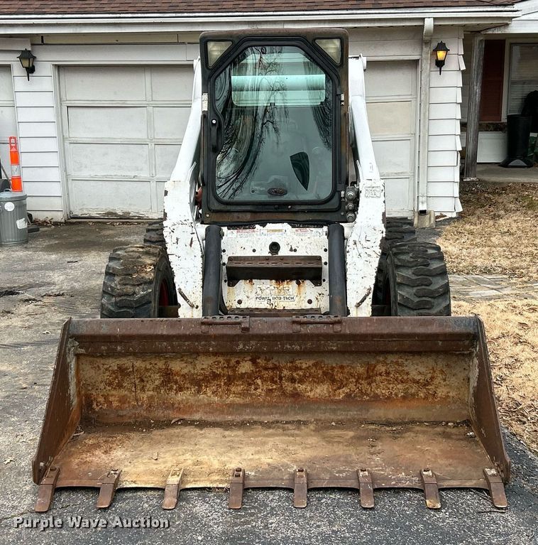 image for item EK4040 2005 Bobcat S300 skid steer loader