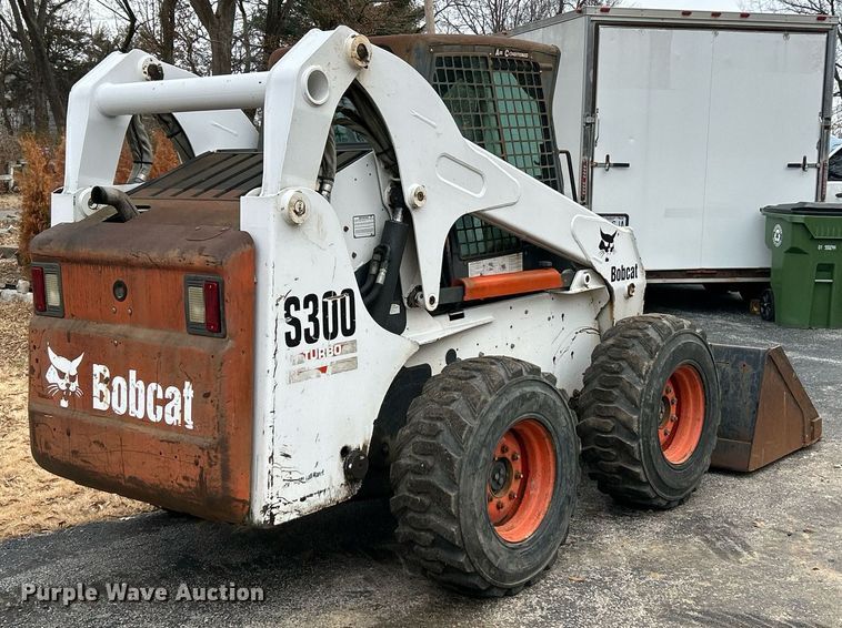 image for item EK4040 2005 Bobcat S300 skid steer loader