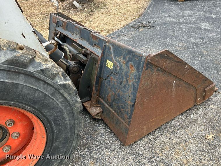image for item EK4040 2005 Bobcat S300 skid steer loader