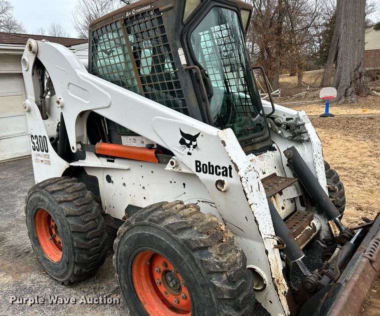 image for item EK4040 2005 Bobcat S300 skid steer loader