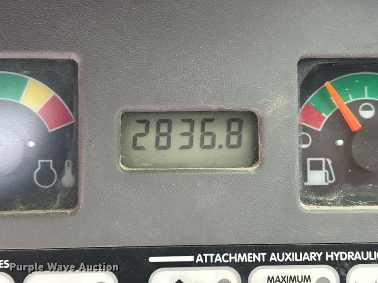 image for item EK4040 2005 Bobcat S300 skid steer loader