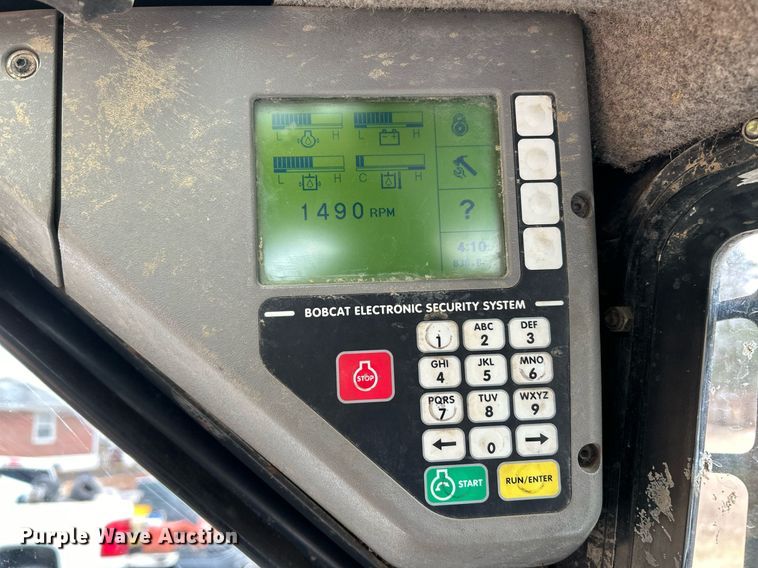 image for item EK4040 2005 Bobcat S300 skid steer loader