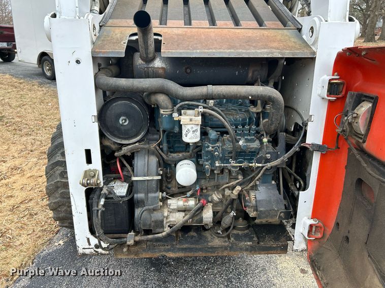 image for item EK4040 2005 Bobcat S300 skid steer loader