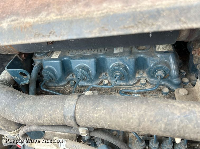 image for item EK4040 2005 Bobcat S300 skid steer loader