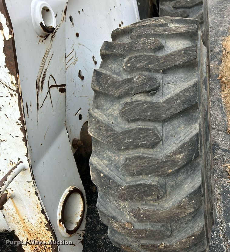 image for item EK4040 2005 Bobcat S300 skid steer loader