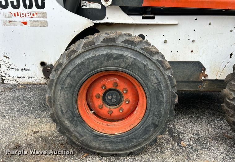 image for item EK4040 2005 Bobcat S300 skid steer loader