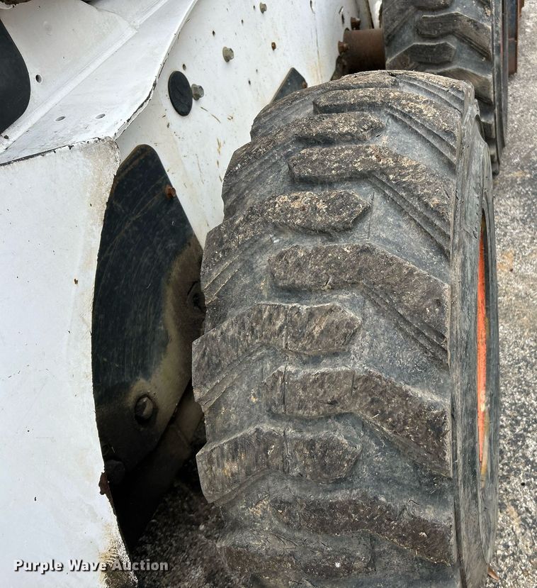 image for item EK4040 2005 Bobcat S300 skid steer loader