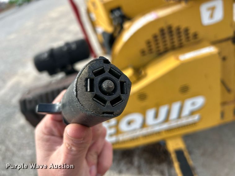 image for item EK4056 2015 Vermeer BC700XL wood chipper