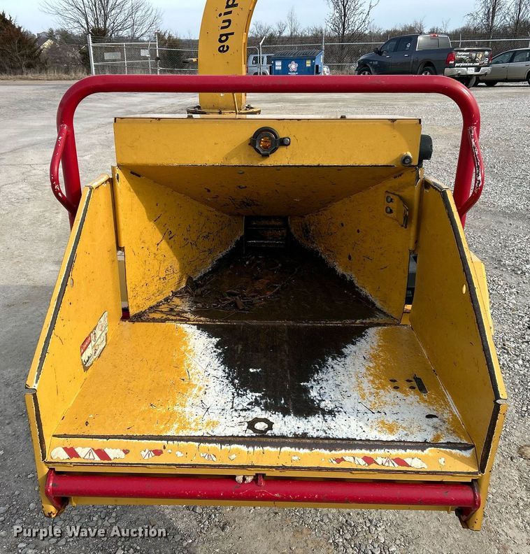 image for item EK4056 2015 Vermeer BC700XL wood chipper