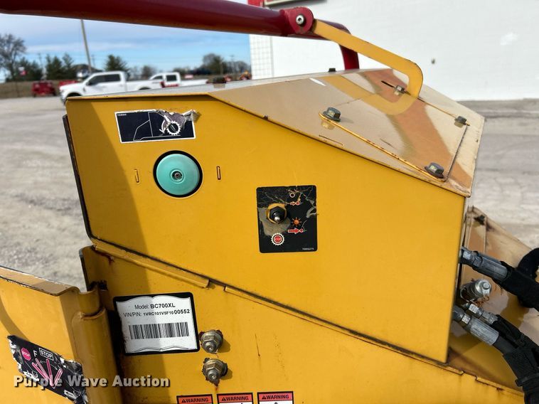 image for item EK4056 2015 Vermeer BC700XL wood chipper