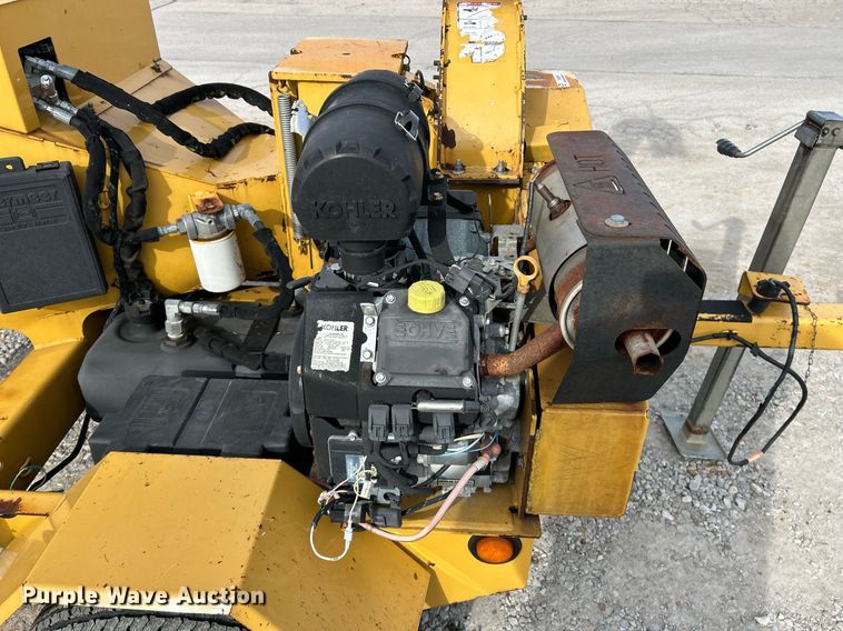 image for item EK4056 2015 Vermeer BC700XL wood chipper