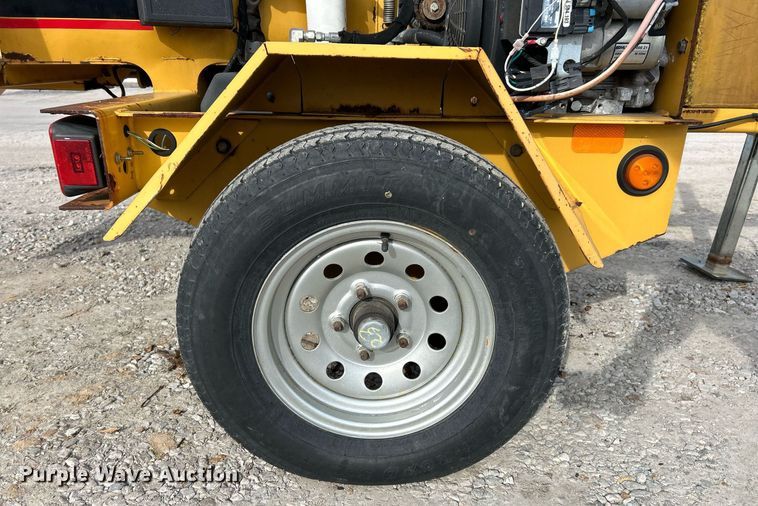 image for item EK4056 2015 Vermeer BC700XL wood chipper