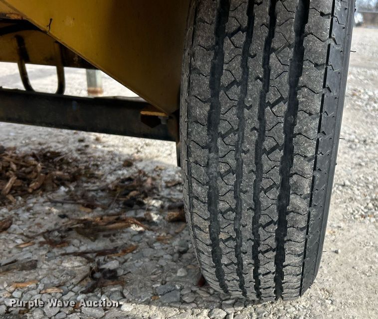 image for item EK4056 2015 Vermeer BC700XL wood chipper