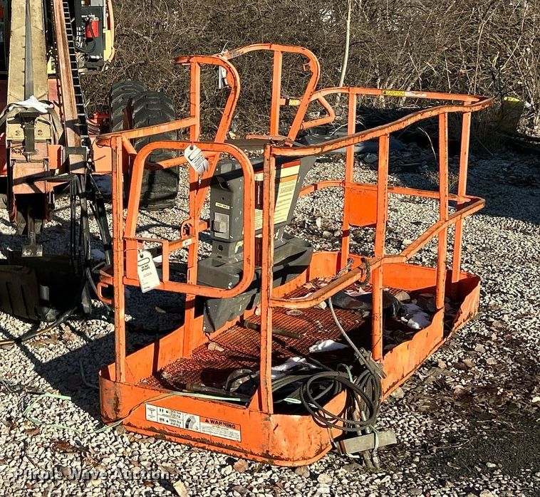 image for item EK4093 2005 JLG 600S boom lift