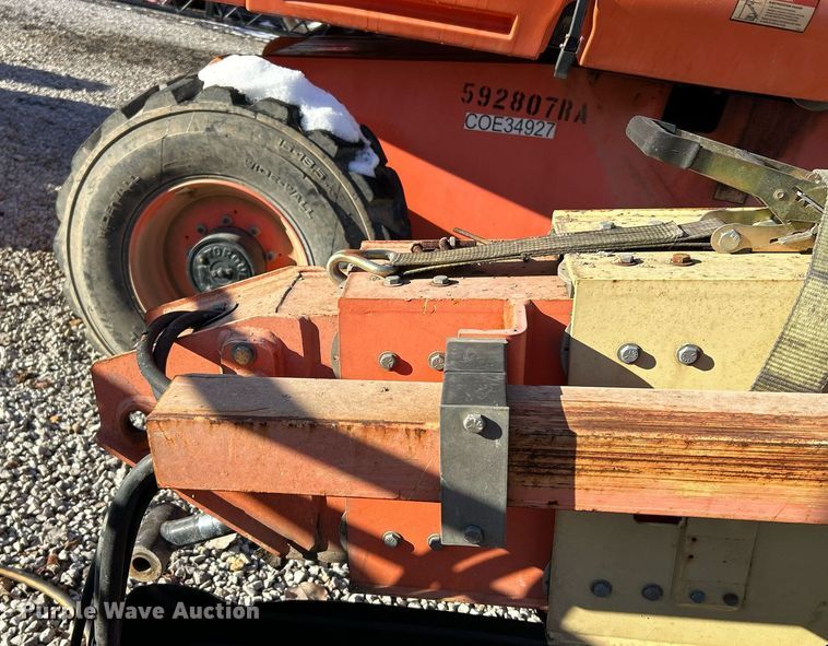 image for item EK4093 2005 JLG 600S boom lift