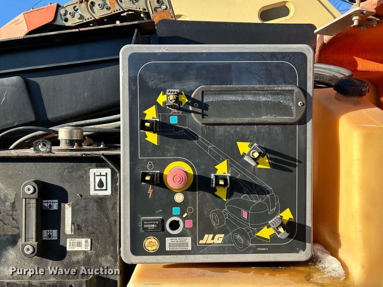 image for item EK4093 2005 JLG 600S boom lift