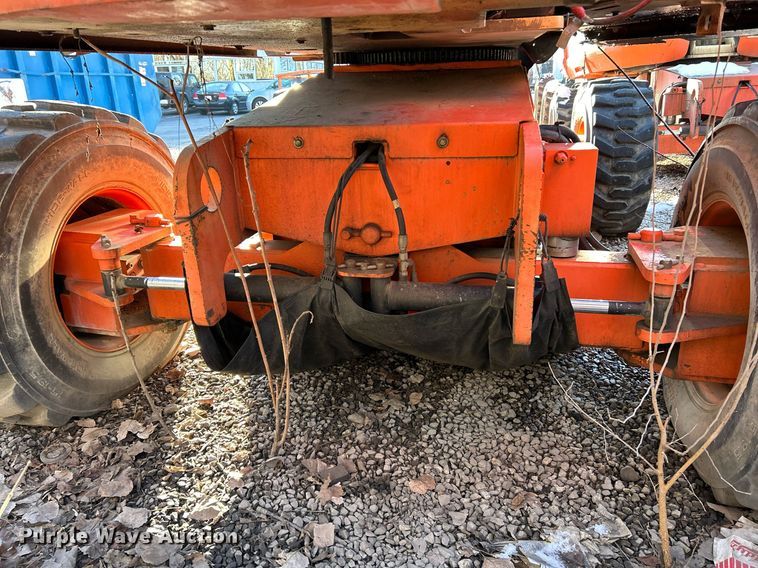 image for item EK4093 2005 JLG 600S boom lift