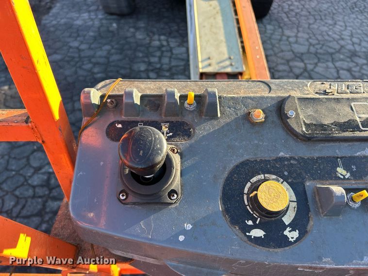 image for item EK4094 2008 JLG 600S boom lift