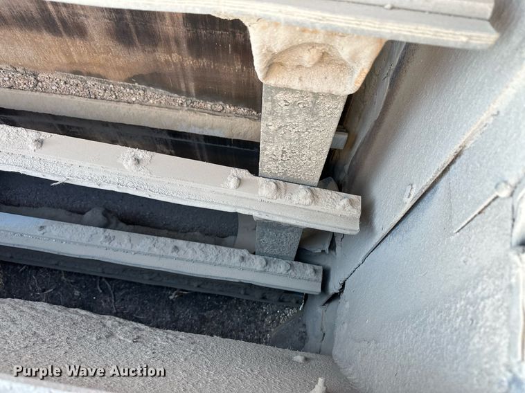 image for item EK9984 2011 Global MX3 street sweeper truck