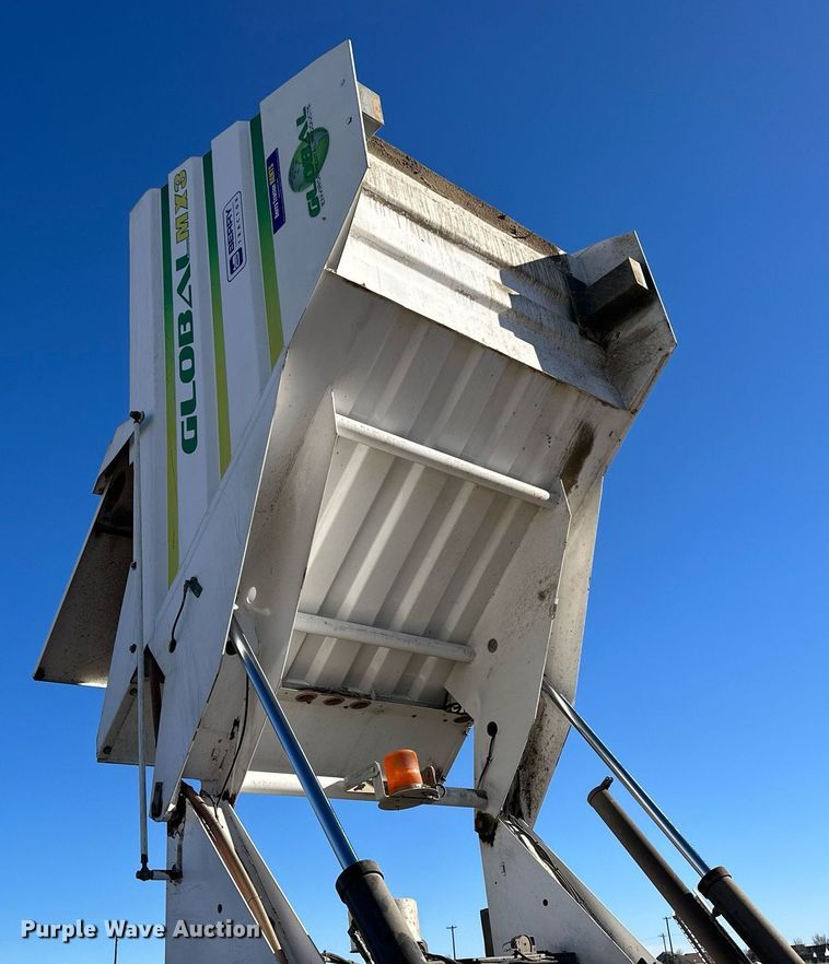 image for item EK9984 2011 Global MX3 street sweeper truck