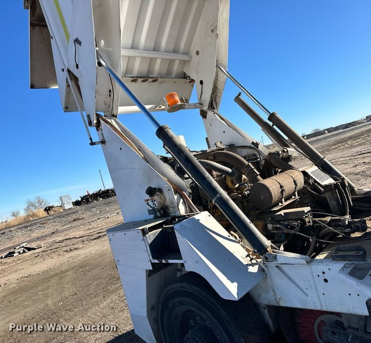 image for item EK9984 2011 Global MX3 street sweeper truck