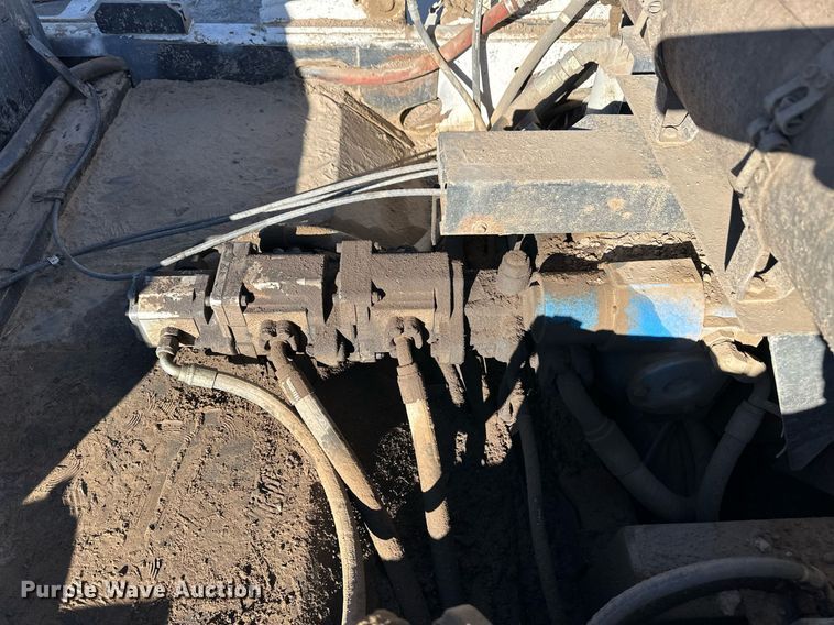 image for item EK9984 2011 Global MX3 street sweeper truck