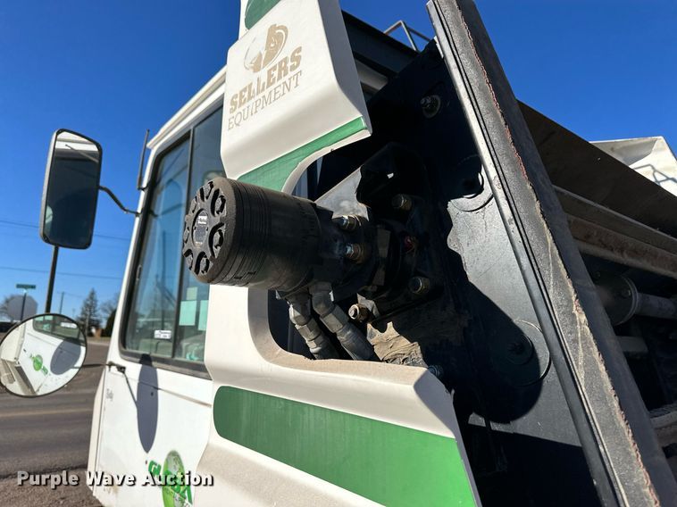 image for item EK9984 2011 Global MX3 street sweeper truck