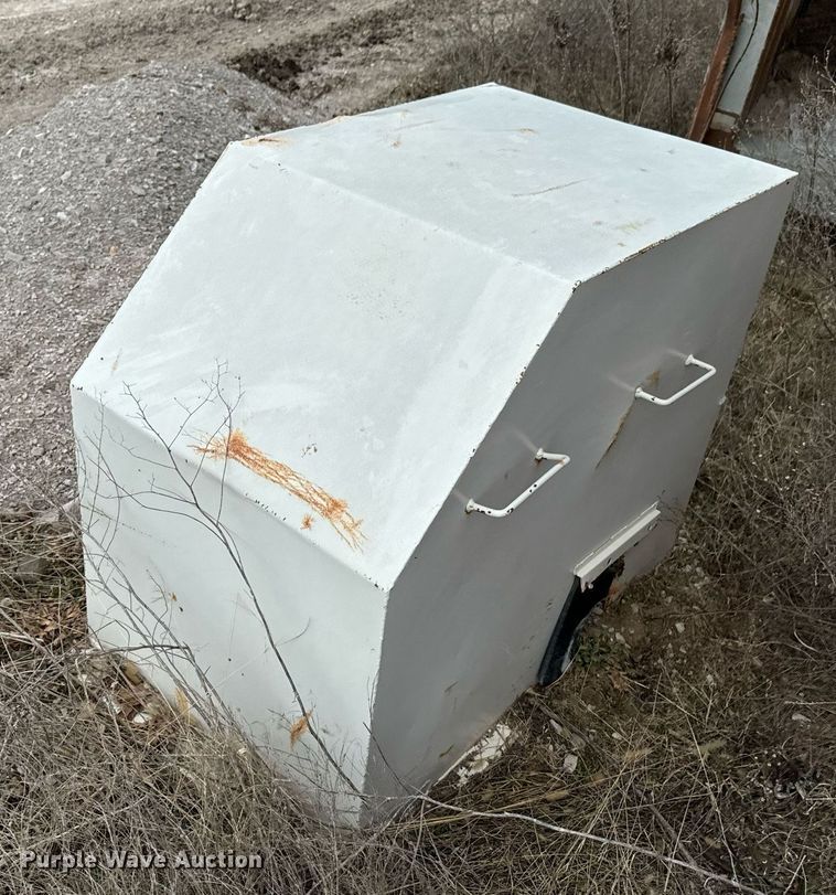 image for item HL9229 (2) gravity feed bins