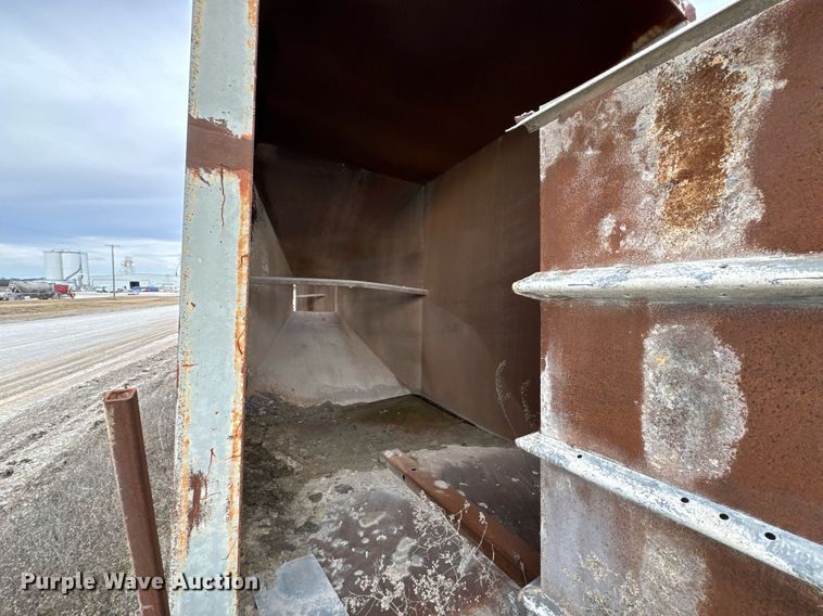 image for item HL9229 (2) gravity feed bins