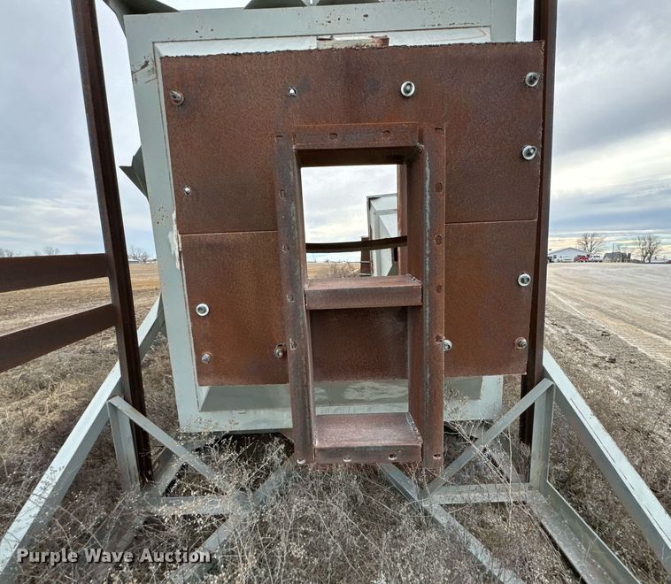 image for item HL9229 (2) gravity feed bins